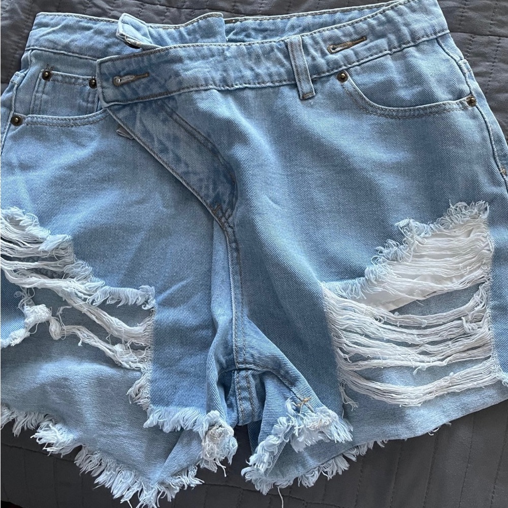 Asymmetrical Waist Jean Short